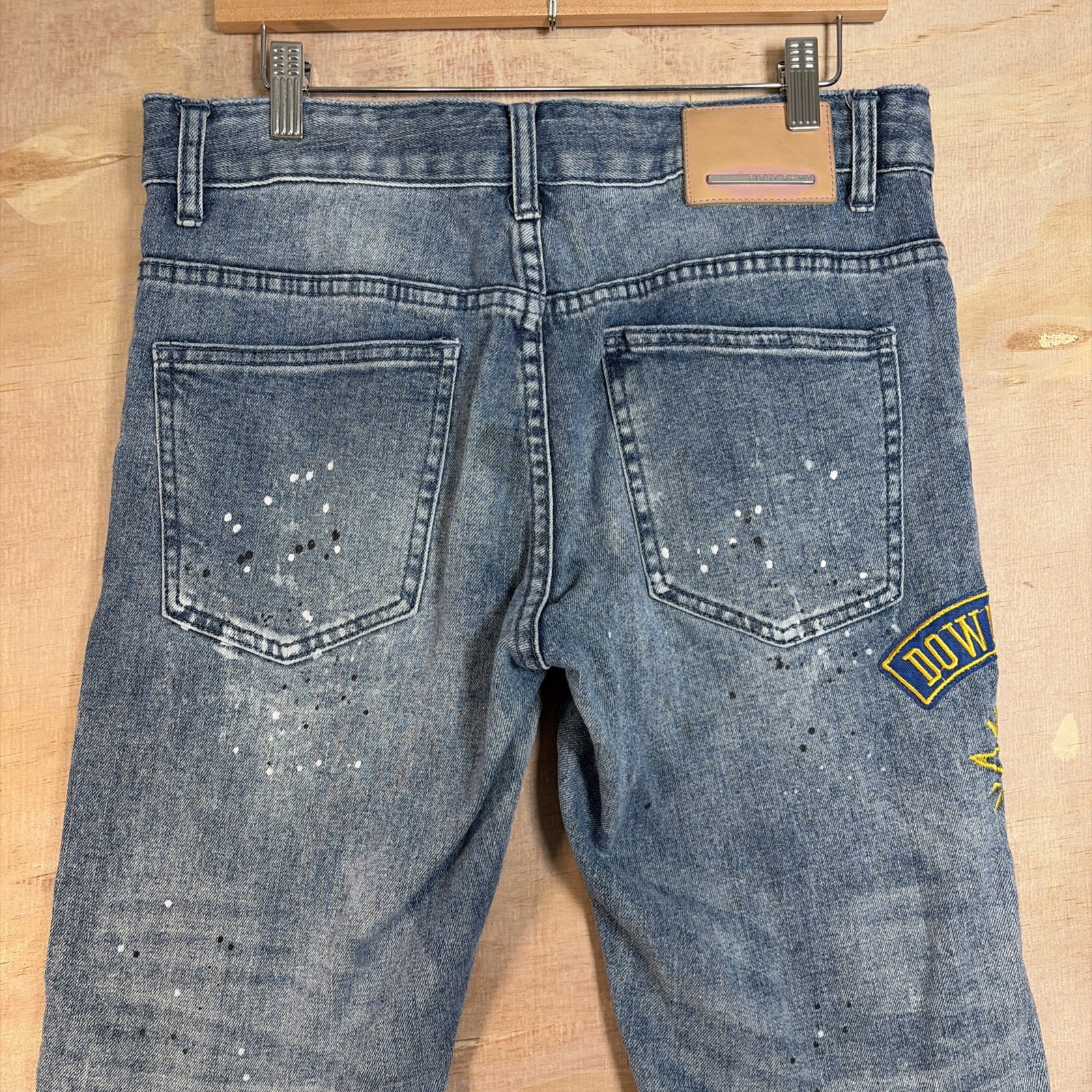 First Row Varsity Patched Jeans Men’s Size 32×32 EUC Distressed Slim Denim