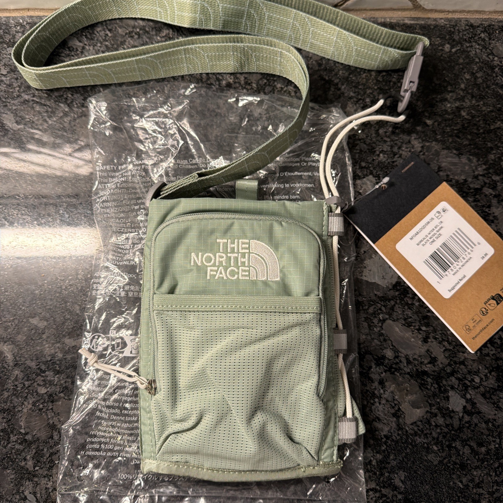 The North Face Borealis Water Bottle Holder Crossbody in Slate Moss (Green) NEW