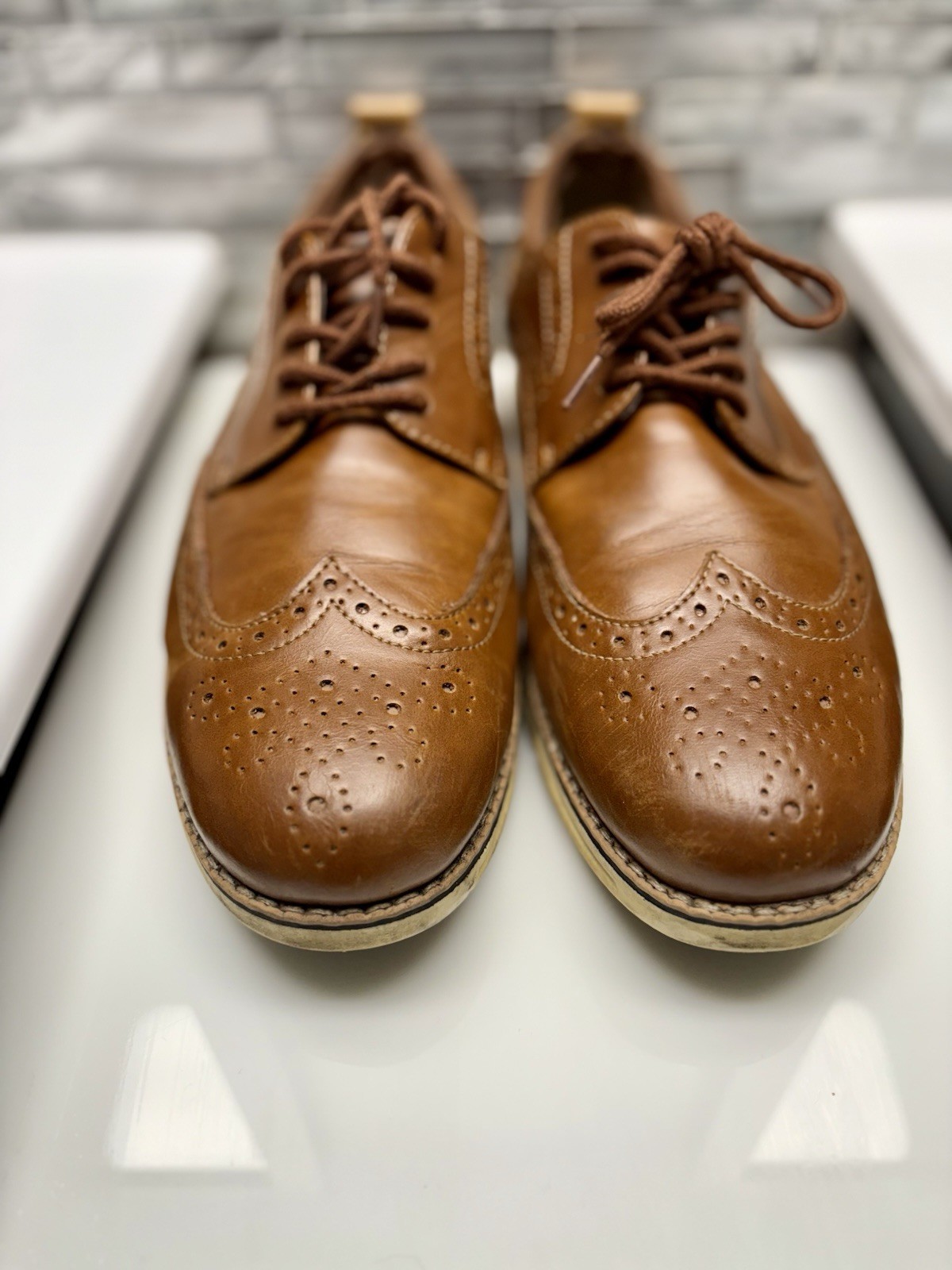 Men’s Dockers Brogue Wingtip Shoes. Brown. Size 10.5M. Discount shipping.