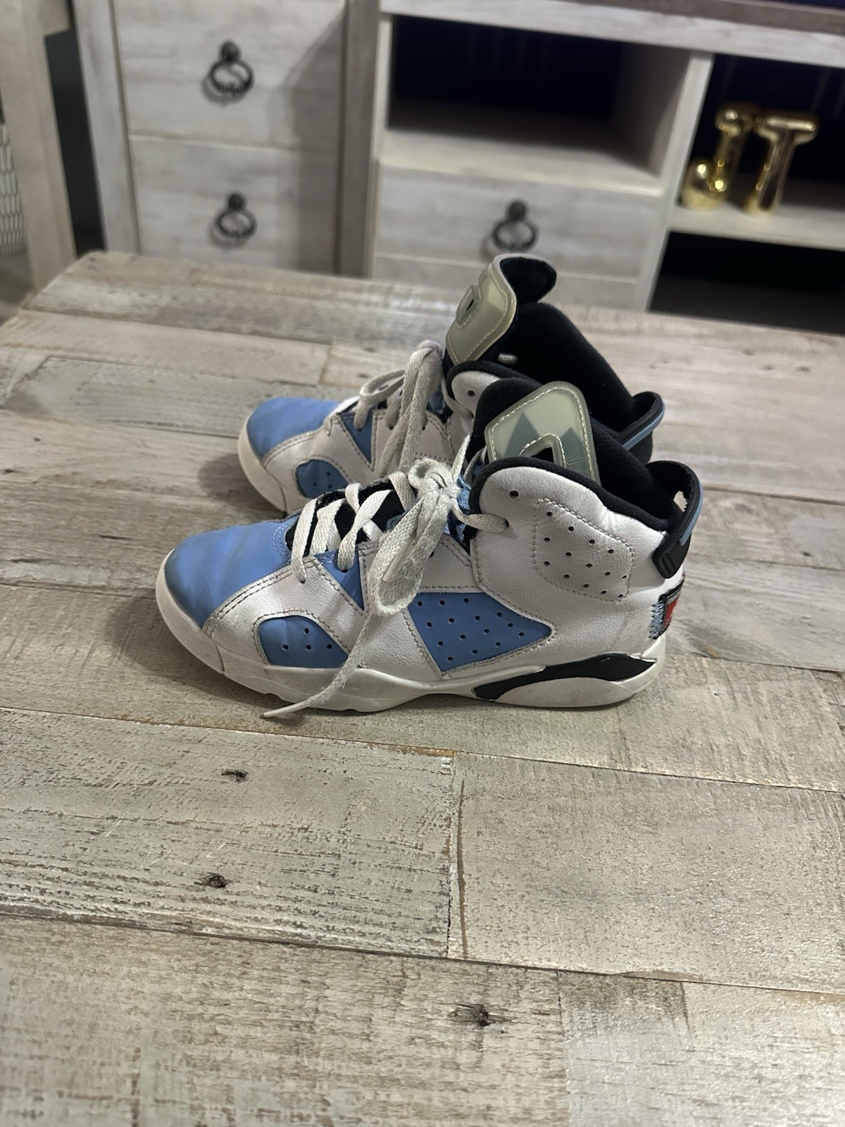 Size 13.5c – Jordan 6 Retro Mid UNC Home