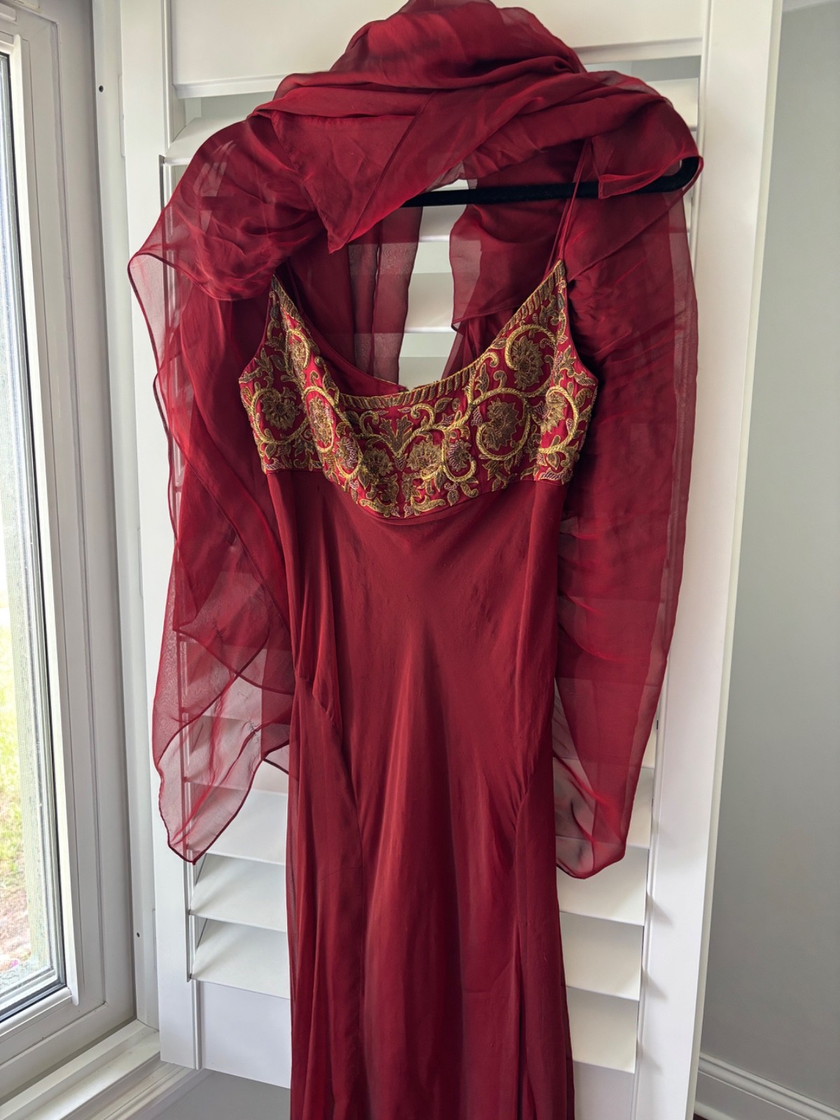 Vintage Carmen Marc Valvo Collection 100% Silk Embroidered Evening Gown