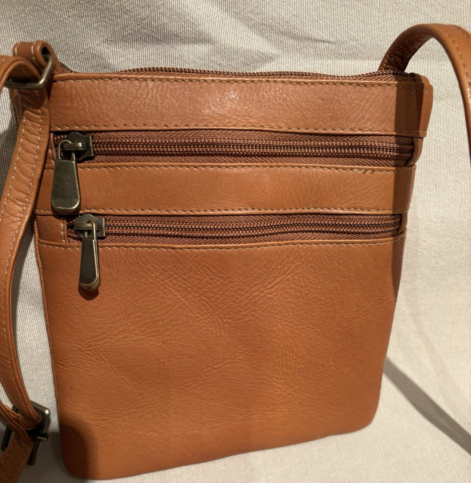 Le Donne Leather Collection Crossbody Purse