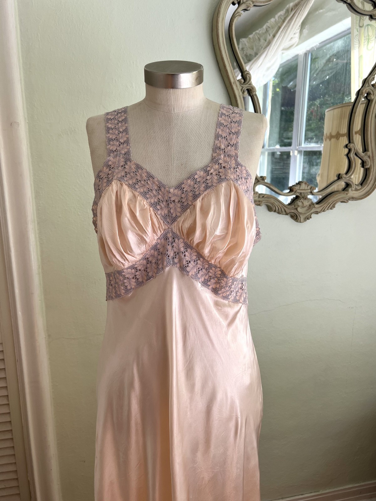 Vintage 1930s Rayon Bias Cut Satin Nightgown Dress Peach Embroidered Liquid 40 L