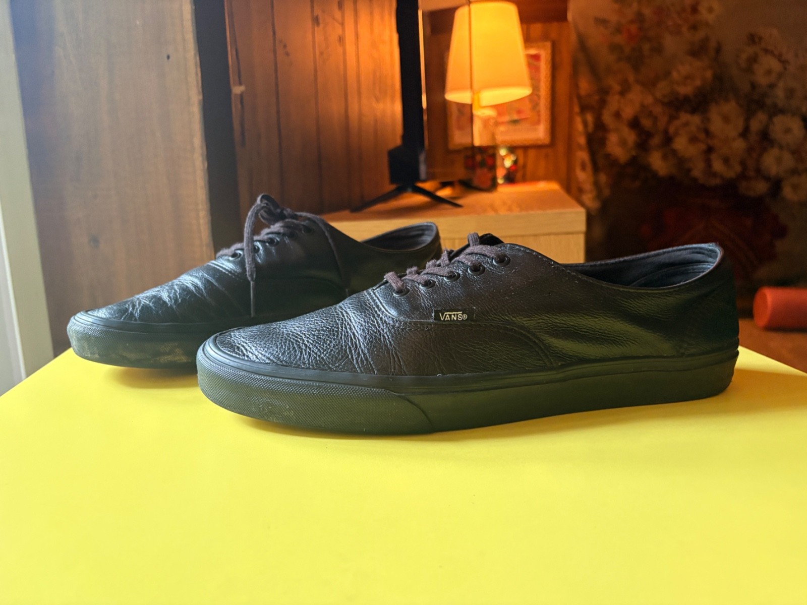 RARE🔥 Sz 13 – VANS Authentic Black Leather Grain Tumbled Black Gum