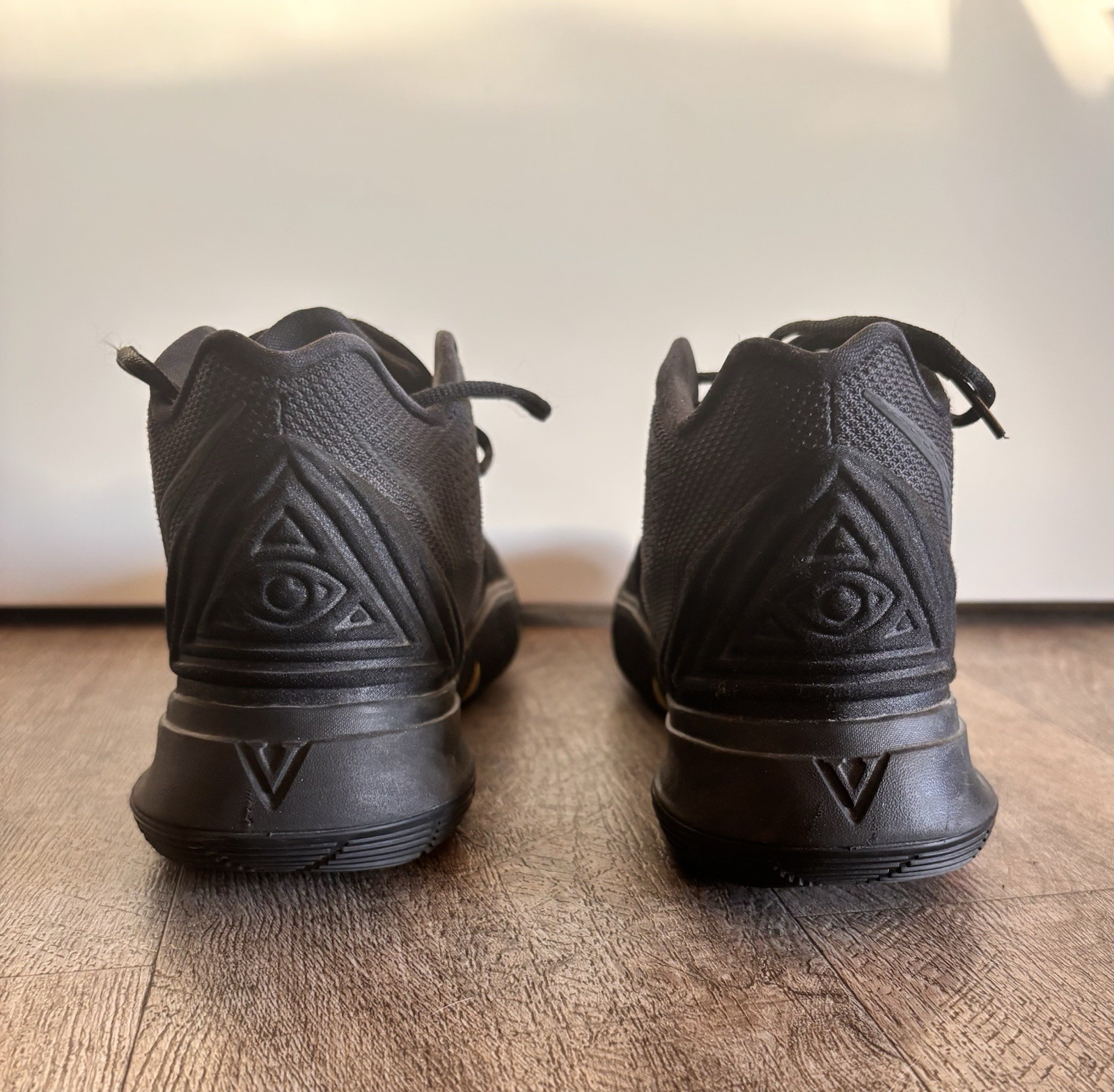 Nike Kyrie 5 Men’s Black Mid Basketball Shoes