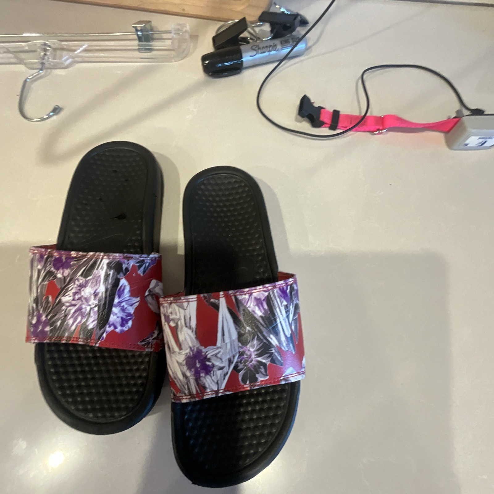 Nike womens Slide Sandals Black/Multicolor Floral Strap Synthetic Slip-On Size 8