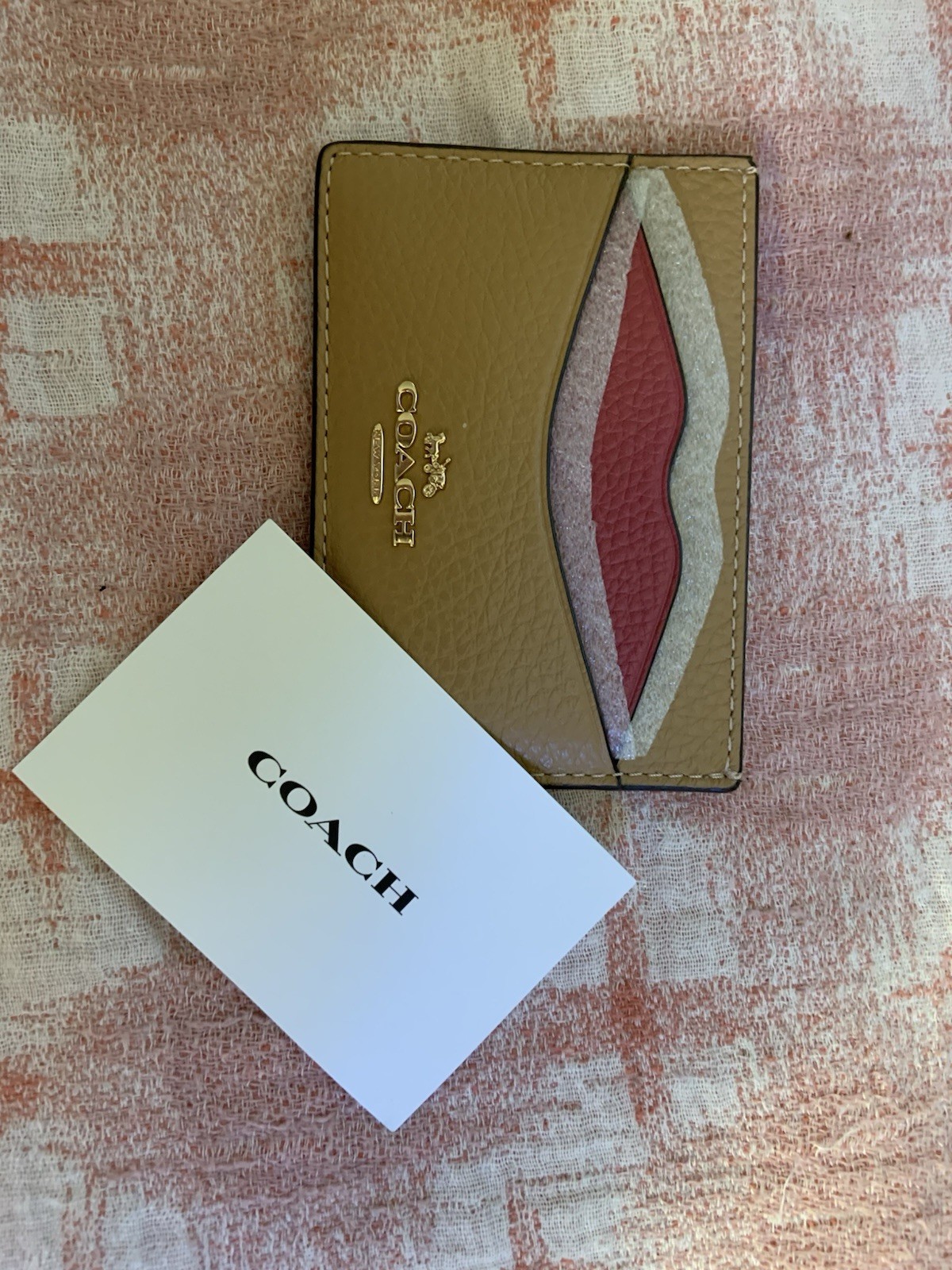 Limited Edition Find Coach Lips Card Case Holder Red Tan Pink Beige Logo Womens