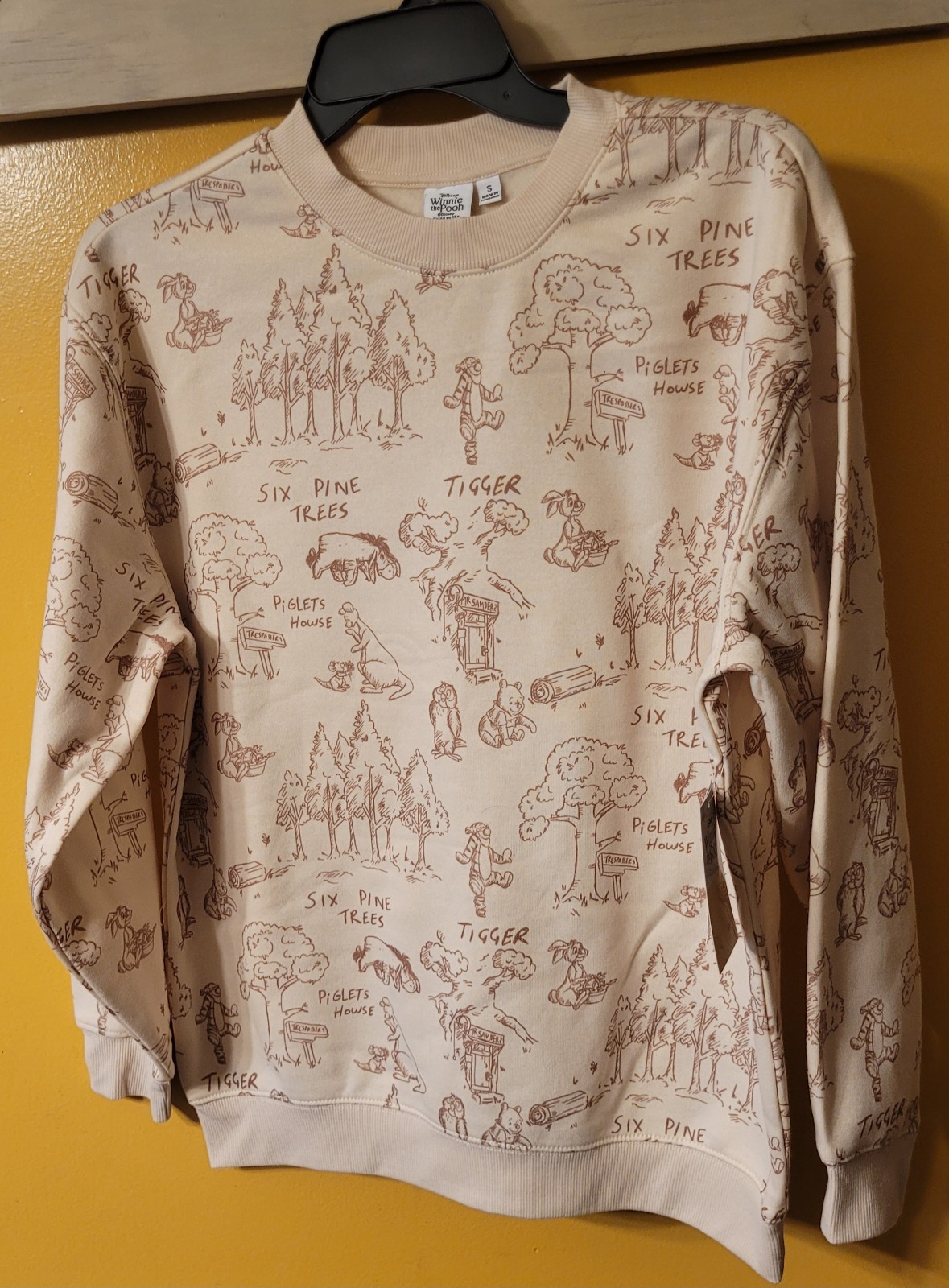 Winnie The Pooh Women’s Crewneck Sweatshirt Size Small 4-6 NEW Cute Disney Comfy