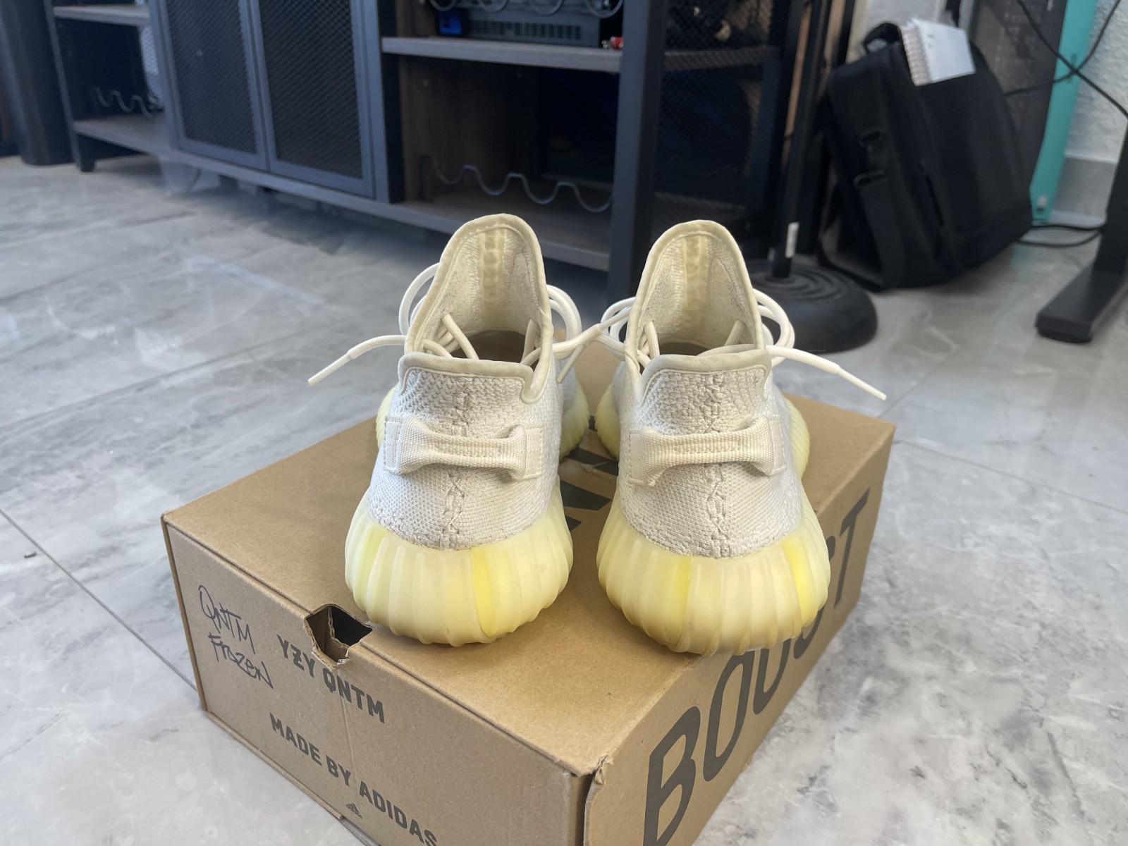 Size 9.5 – adidas Yeezy Boost 350 V2 Low Cream White / Triple White