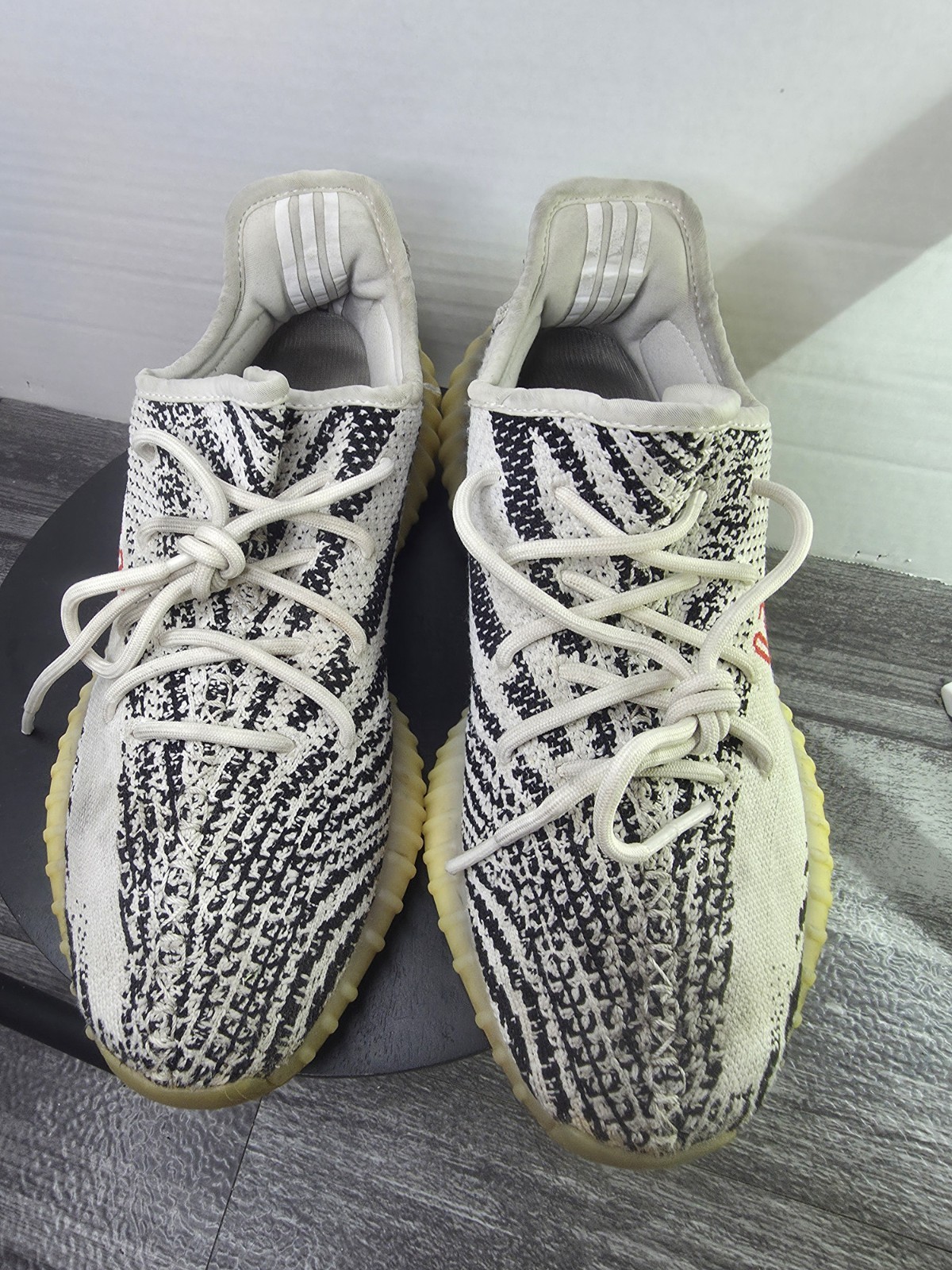 Size 10.5 – adidas Yeezy Boost 350 V2 Low Zebra