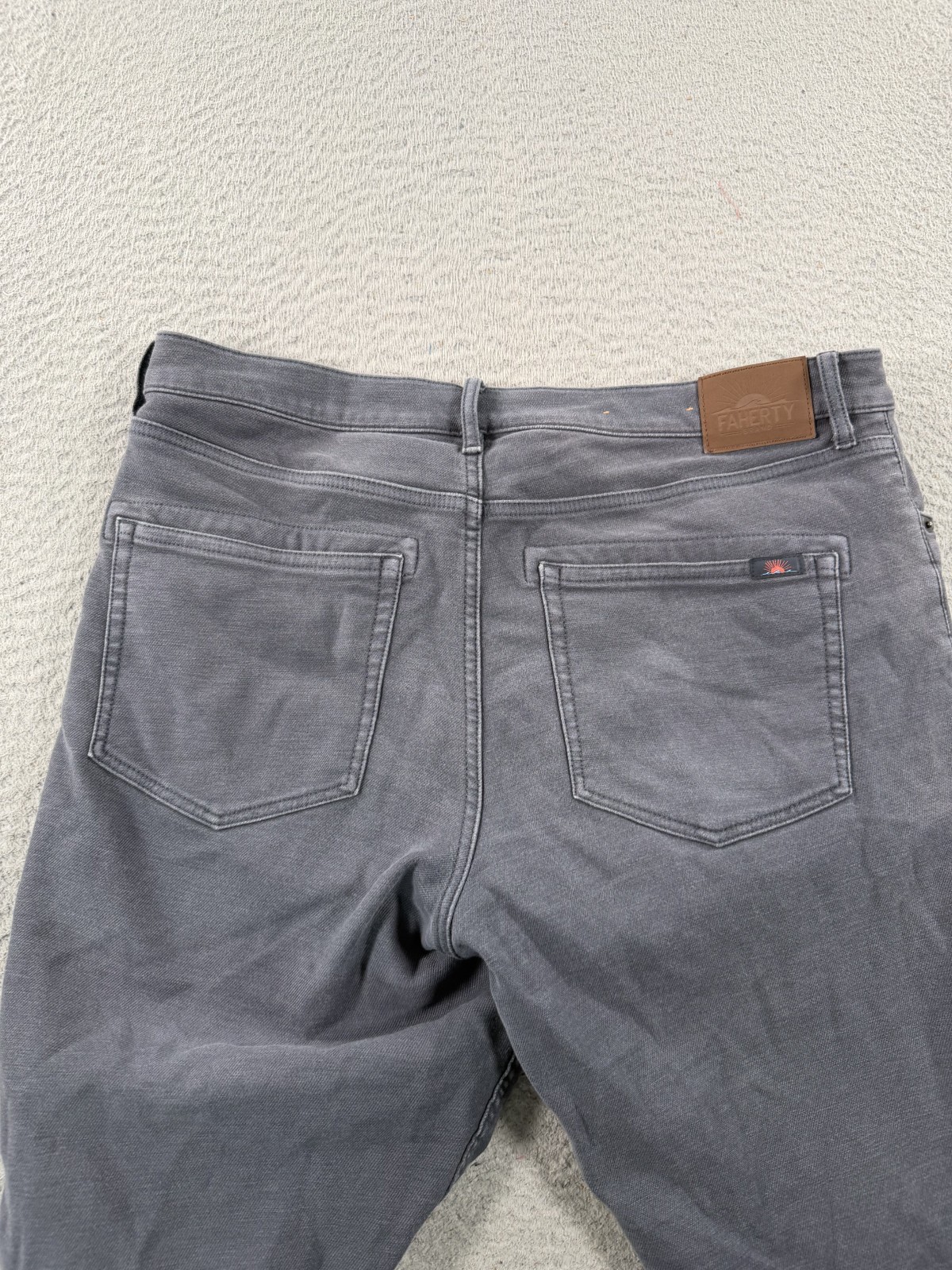 Faherty Jeans Mens 32×28 Gray Charcoal Wash Regular Straight Denim Pants Casual
