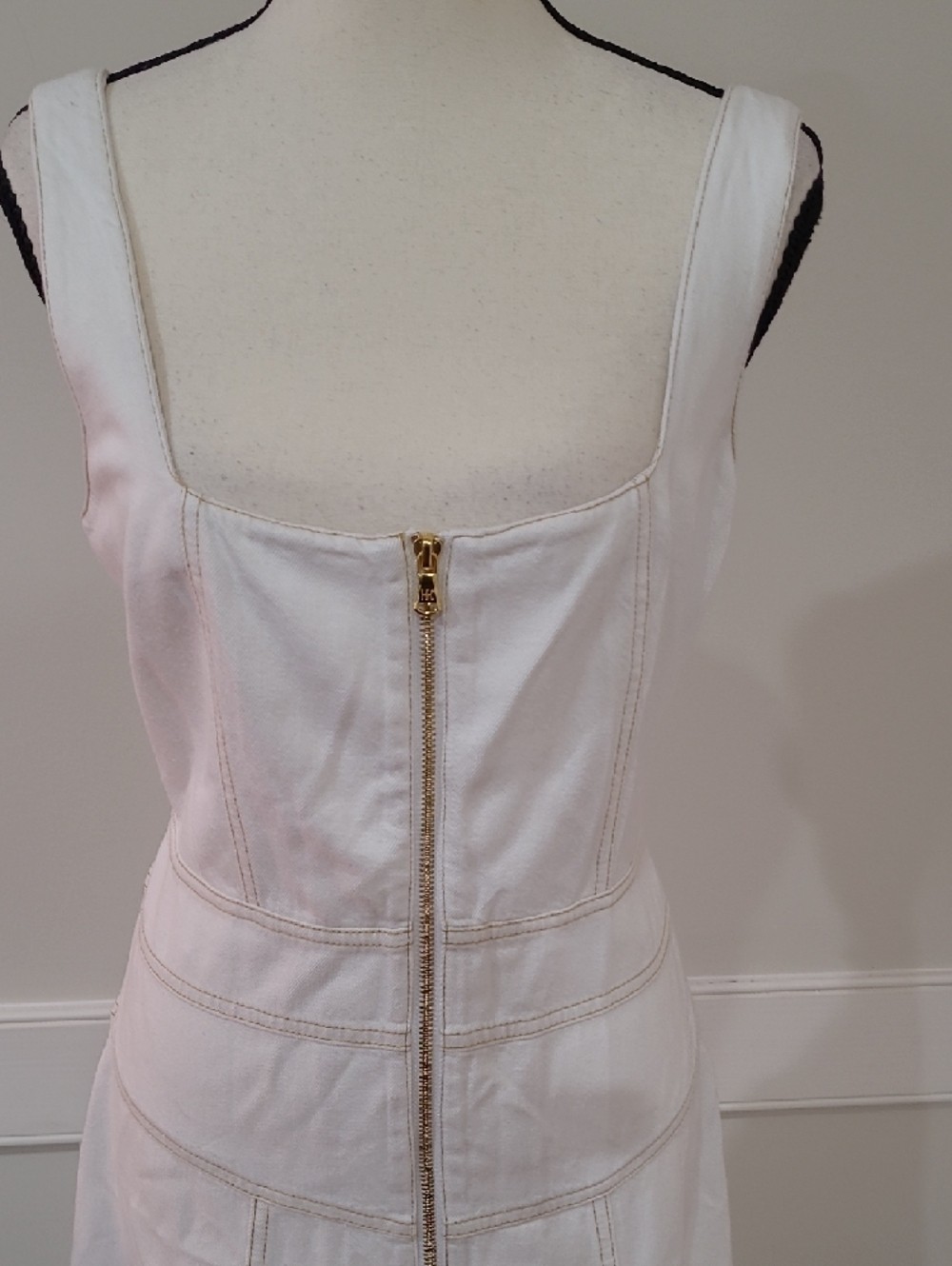 I.N.C. International Concepts White A-Line Denim Skirt with Front Zip – Size S