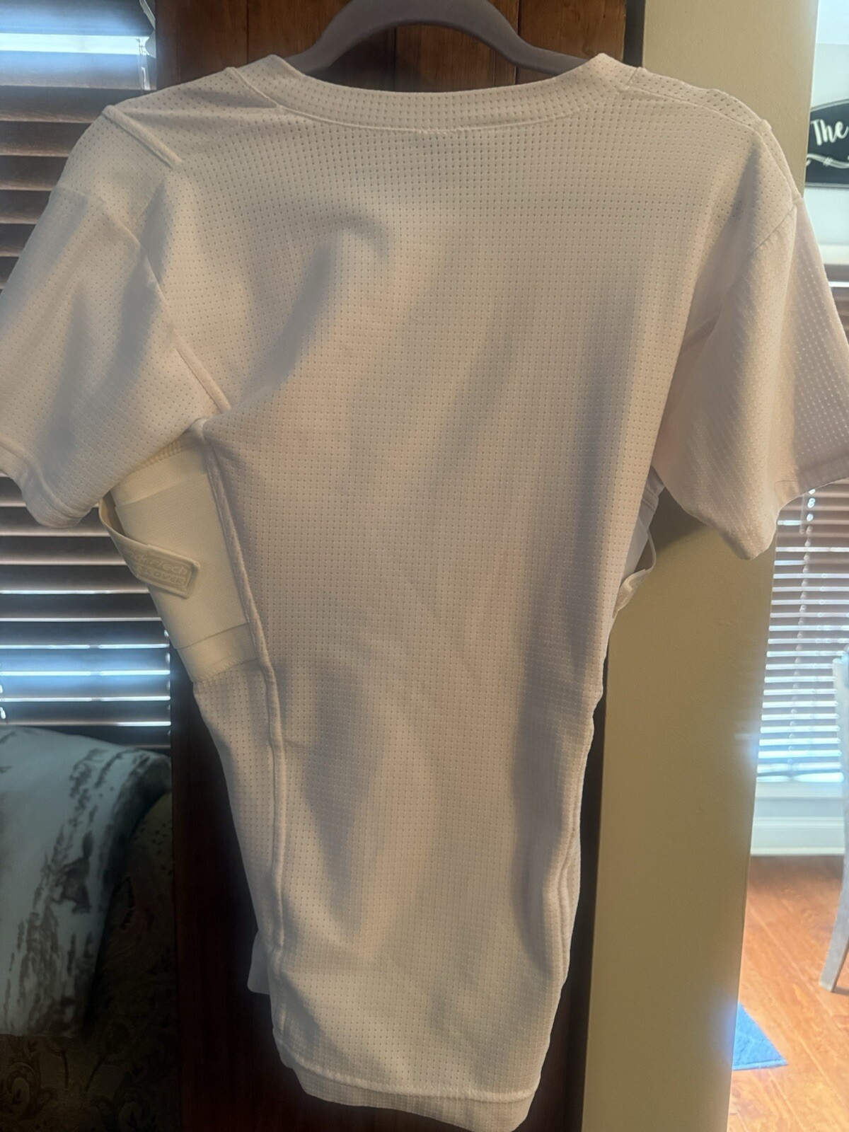 UnderTech Undercover V Neck Concealment White T-Shirt Men’s Medium