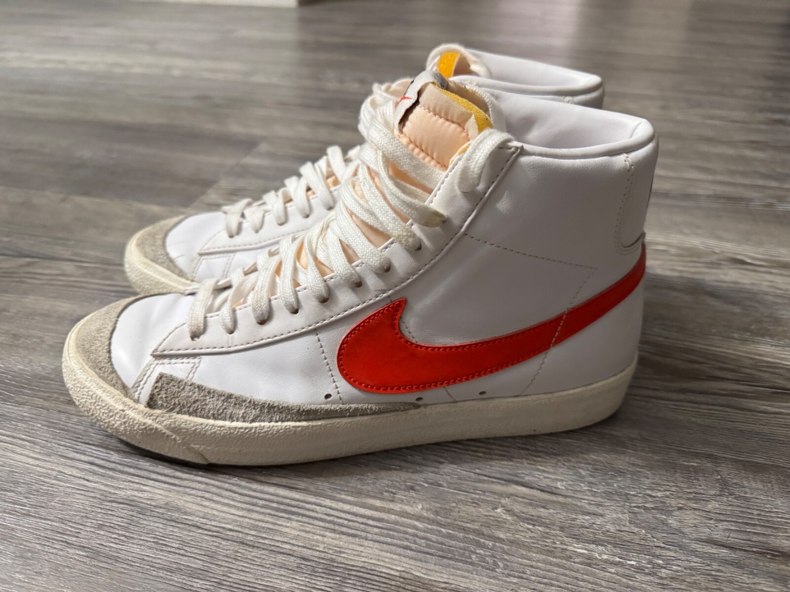 Size 9.5 – Nike Blazer ’77 Vintage Mid White Blue Red