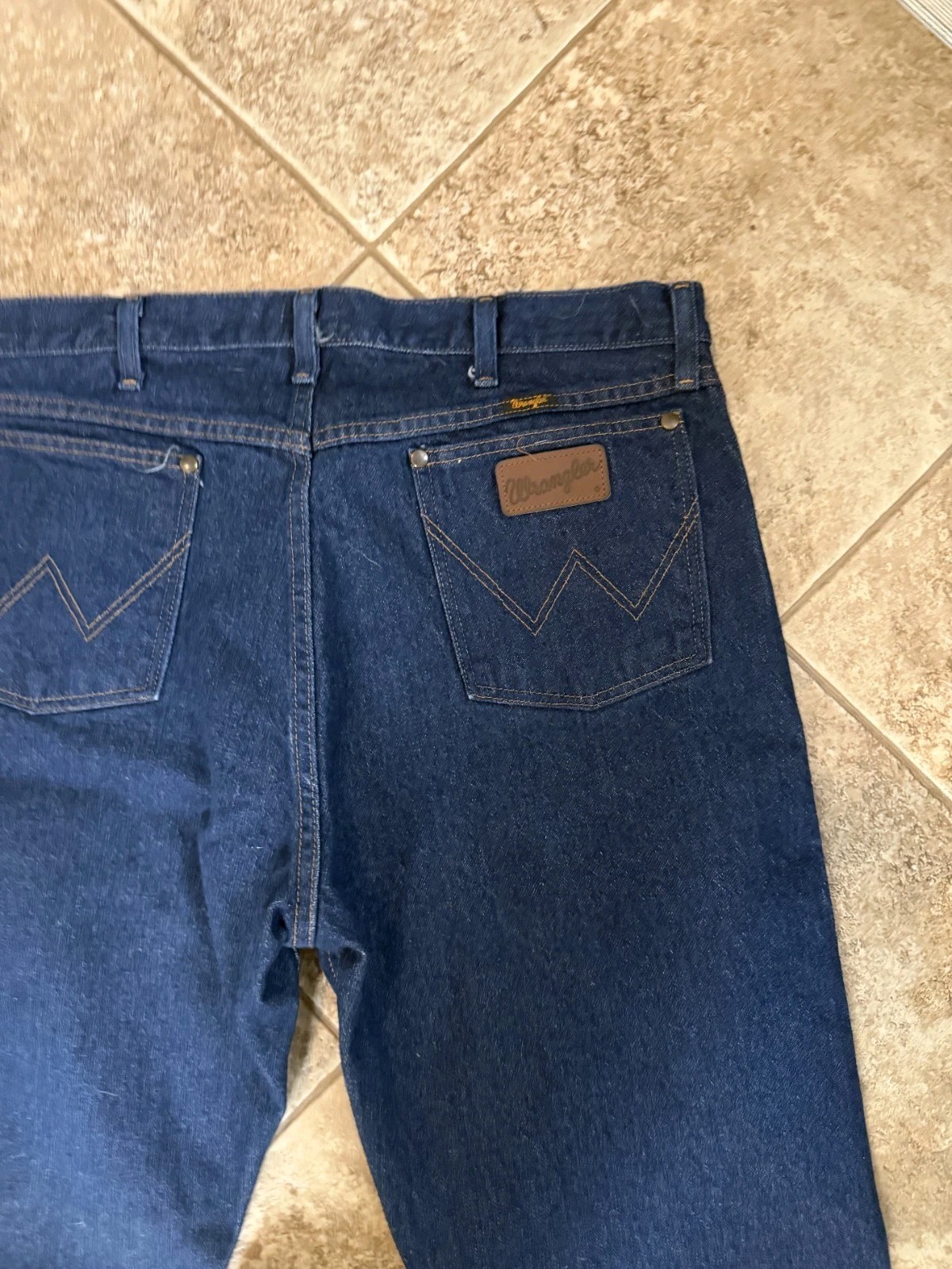 Wrangler Cowboy Cut Men’s Regular Fit Straight Dark Wash Blue Denim Jeans