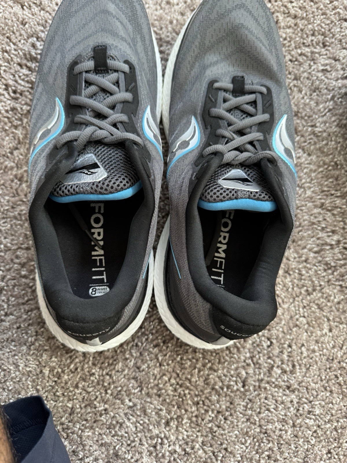 Saucony Triumph Men’s Running Sneaker Lace Up Low Top Rubber Sole Gray/Blue