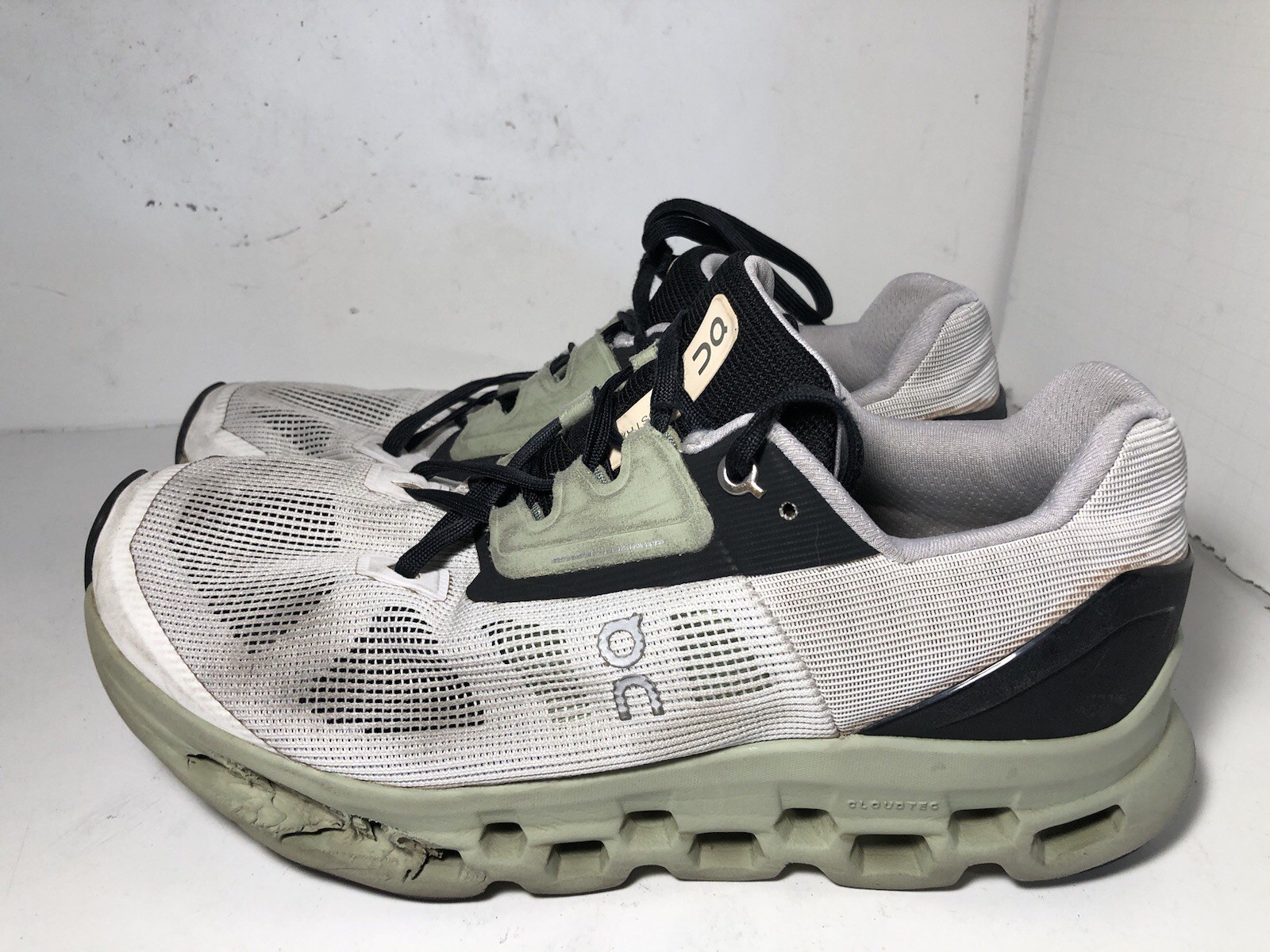 On Cloudstratus White Black Sage Green Running Shoes 39.98997 Women’s Size 9