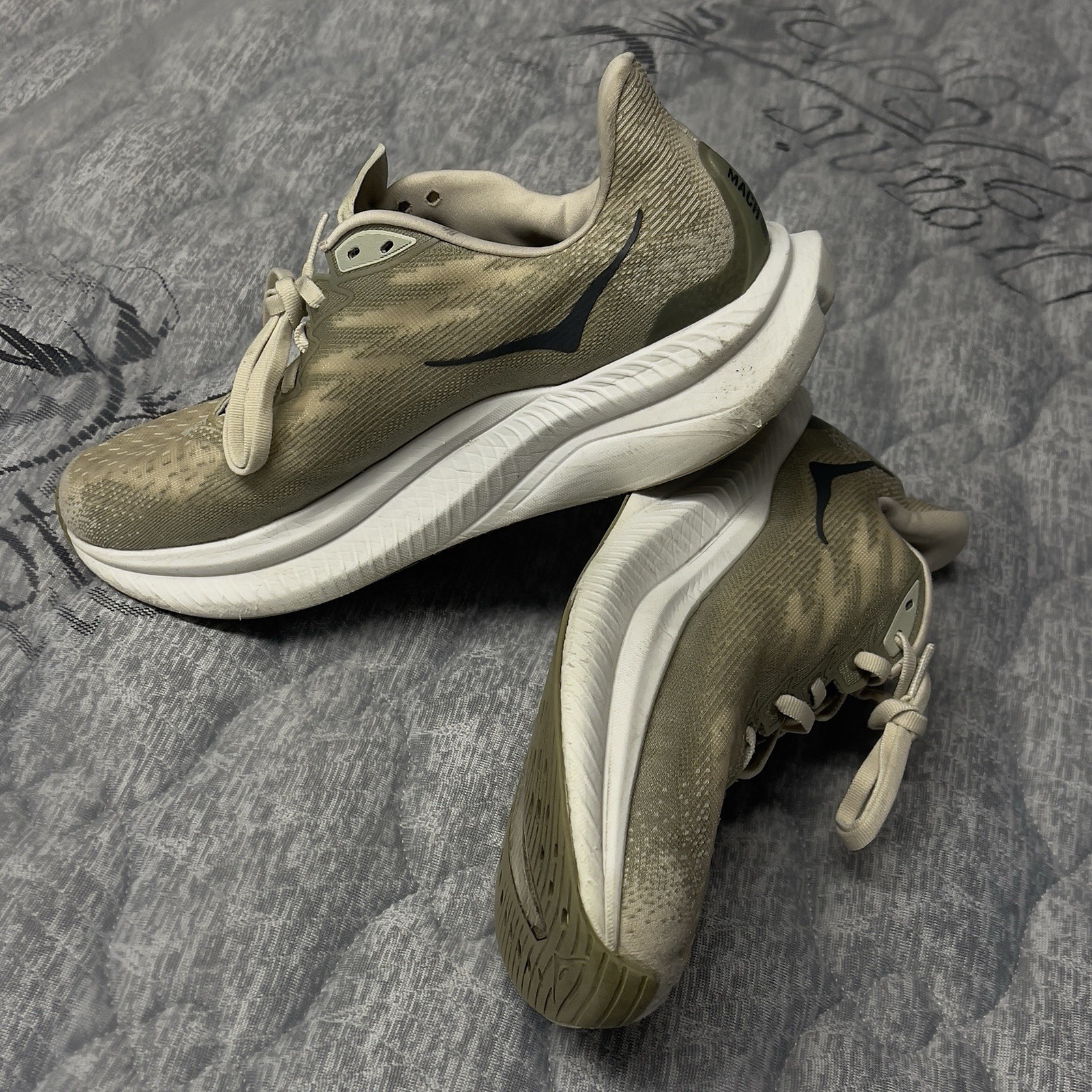 Hoka One One Mach 6 Sneakers Running Oat Milk Barley Mens Size 11D 1147790OKB.