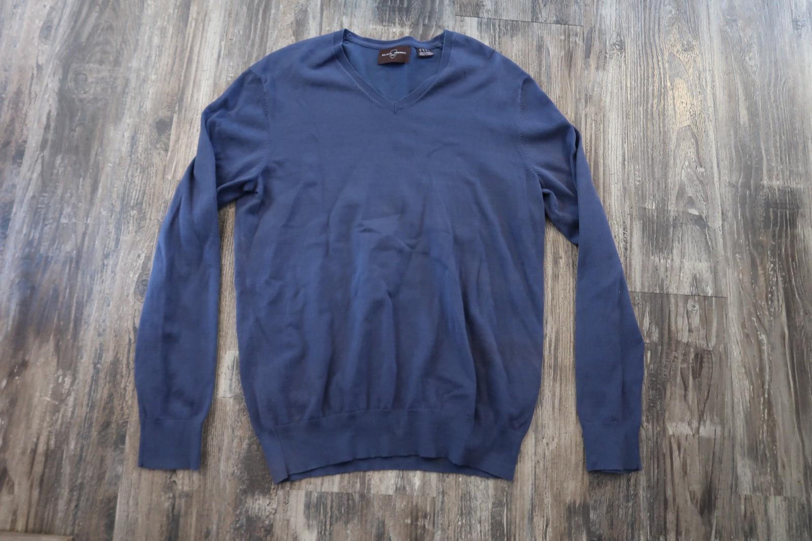 Black Brown 1826 Navy Blue Vneck Mens Sweatshirt Medium