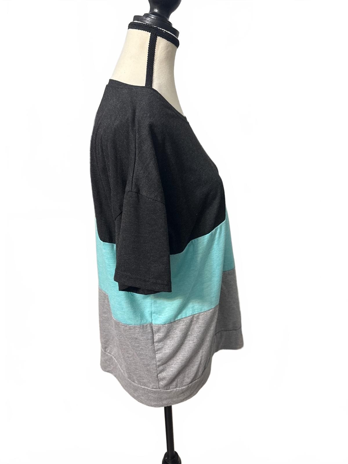 Modern Colorblock Short Sleeve Top Charcoal Teal Light Grey Crewneck Tee
