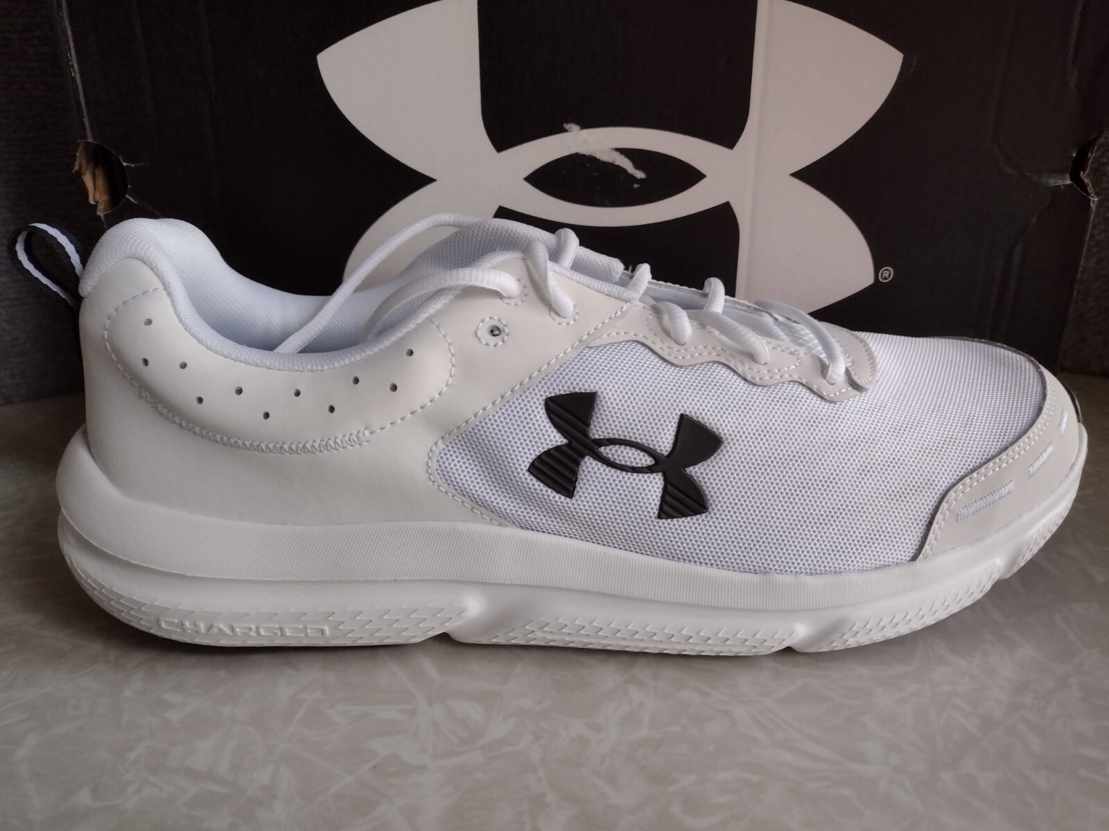 NIB, Under Armour Mens Charged Assert 10 Running Shoes – 3026175-104 Size 14 M