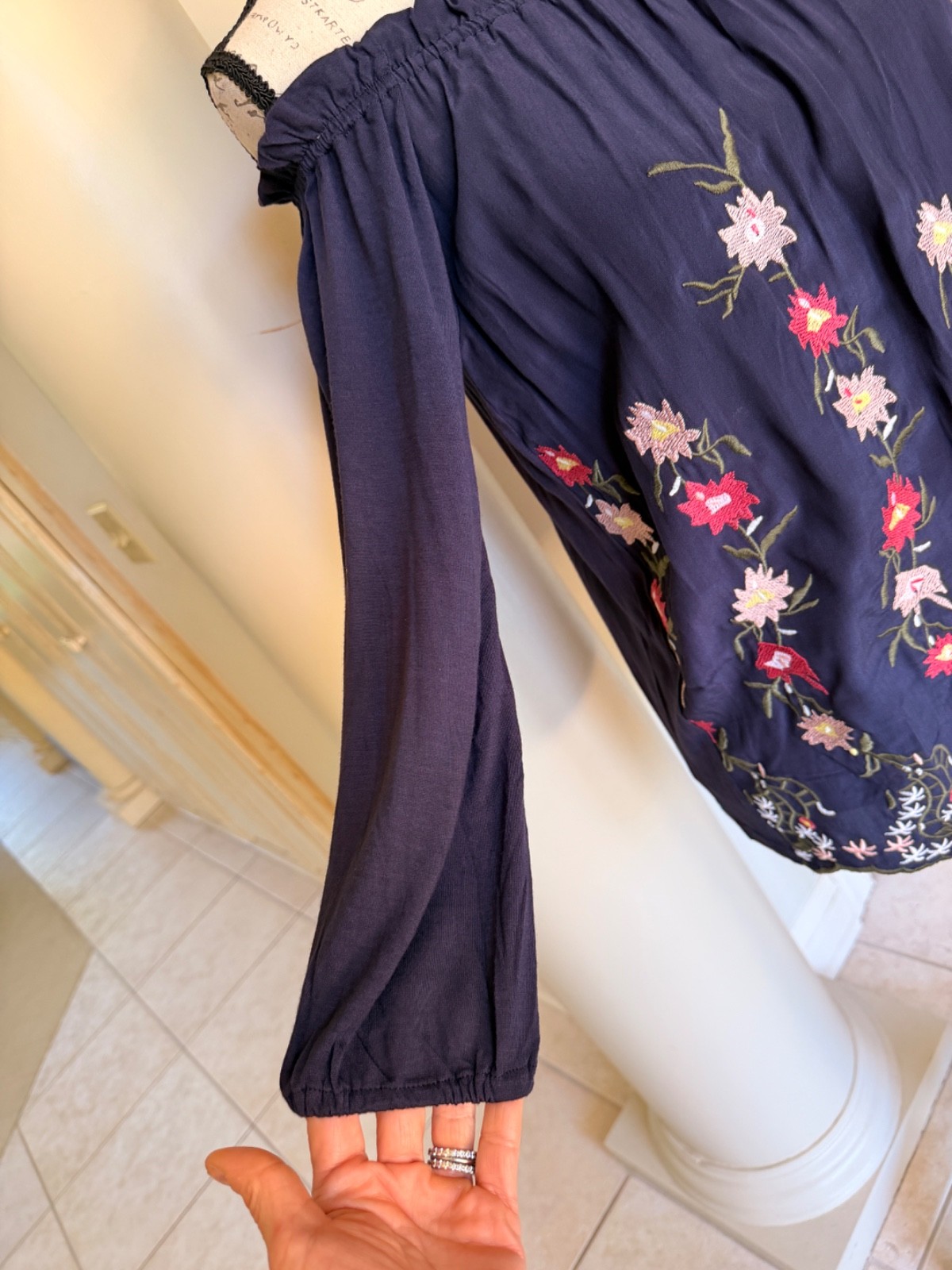 Chelsea & Theodore NWT Off the Shoulder Embroidered Boho Peasant Blouse Top Sm