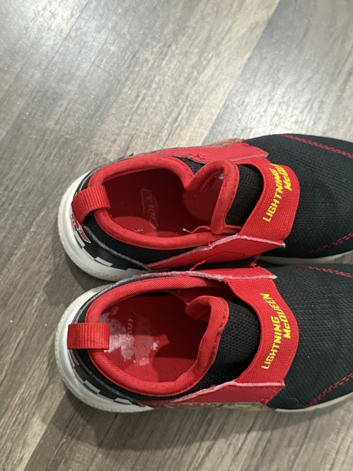 Disney Lightning McQueen Cars Hook & Loop Low Top Sneakers Black/Red/White 8