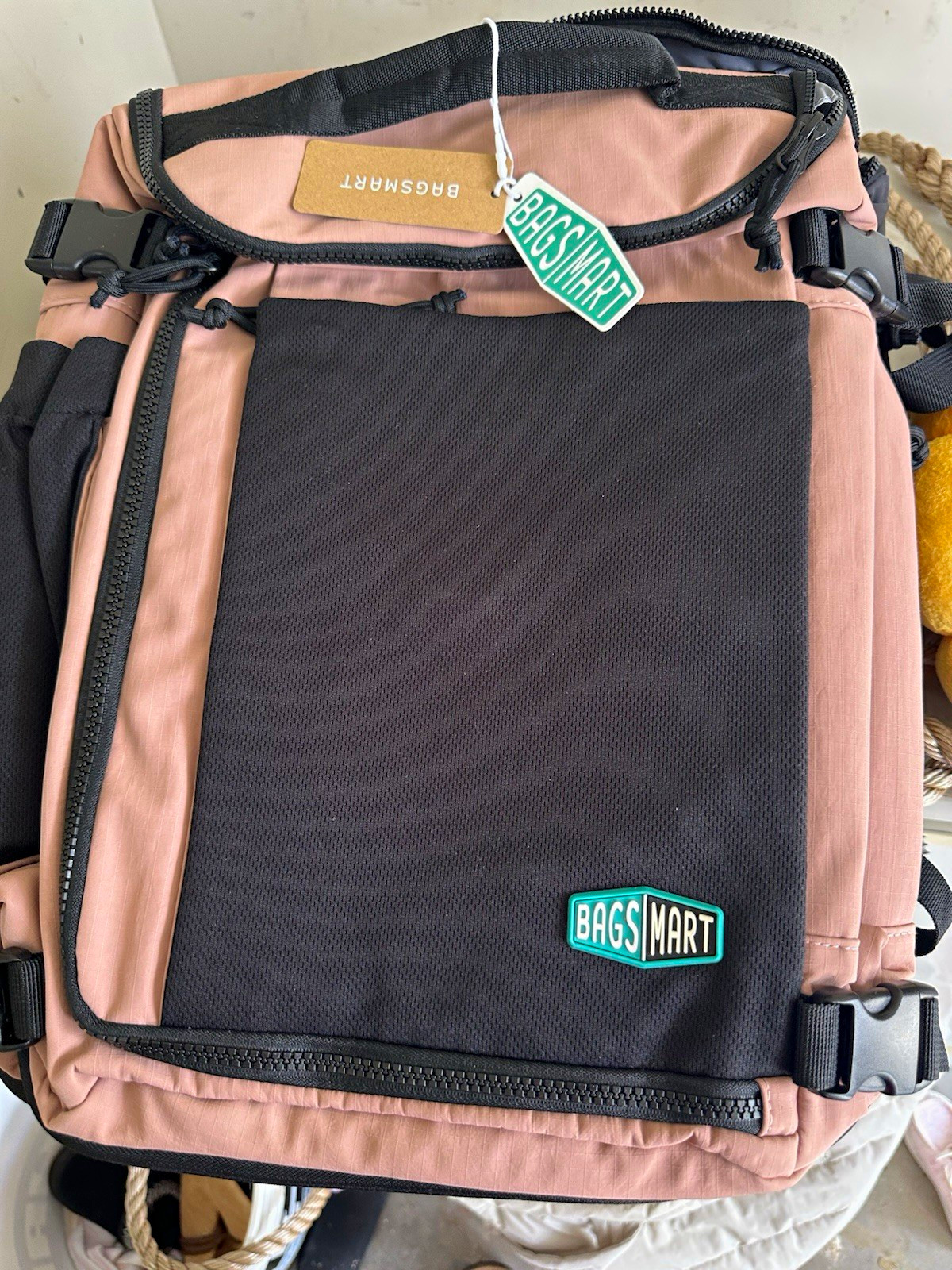 BAGSMART Large Pink & Black Backpack Zip/Buckle Closure Outer Pockets