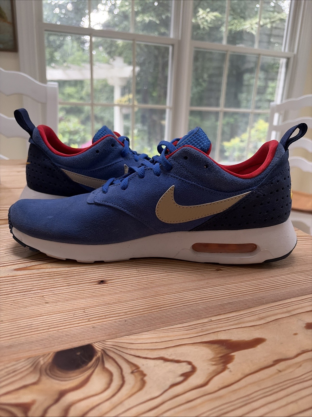 Nike Air Max Tavas Suede Size 9.5 Men’s Gym Blue Yellow Beige