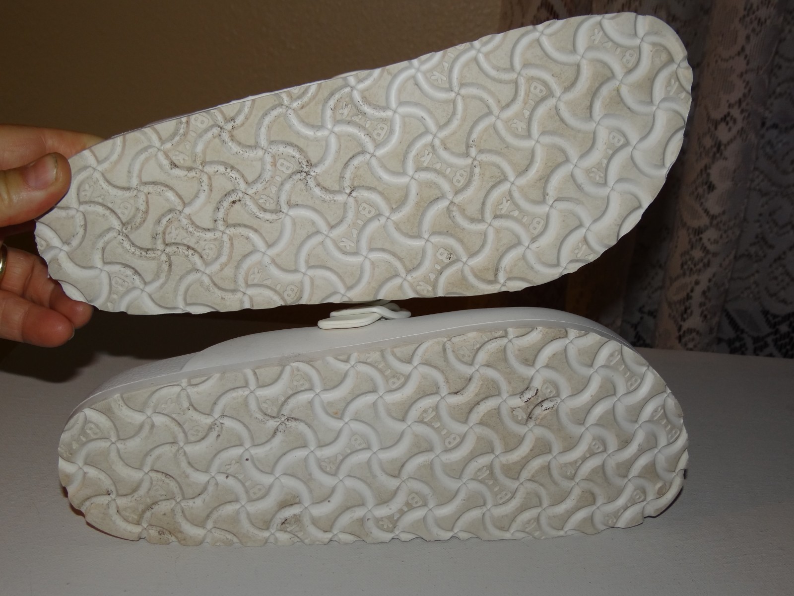 Birkenstock Boston Essentials White EVA Unisex Clogs Sz 39 M 6 L 8 gently worn