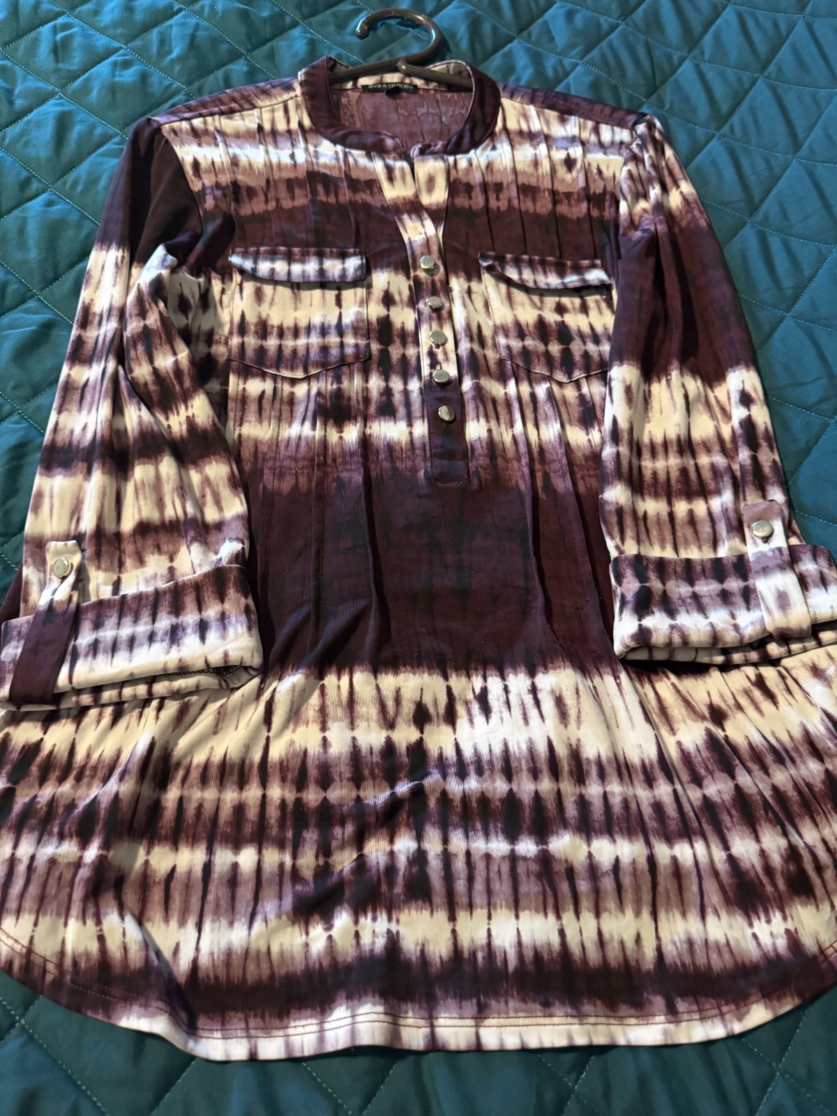 ladies ava & grace burgundy/beige3/4 roll tab sleeves blouse size S