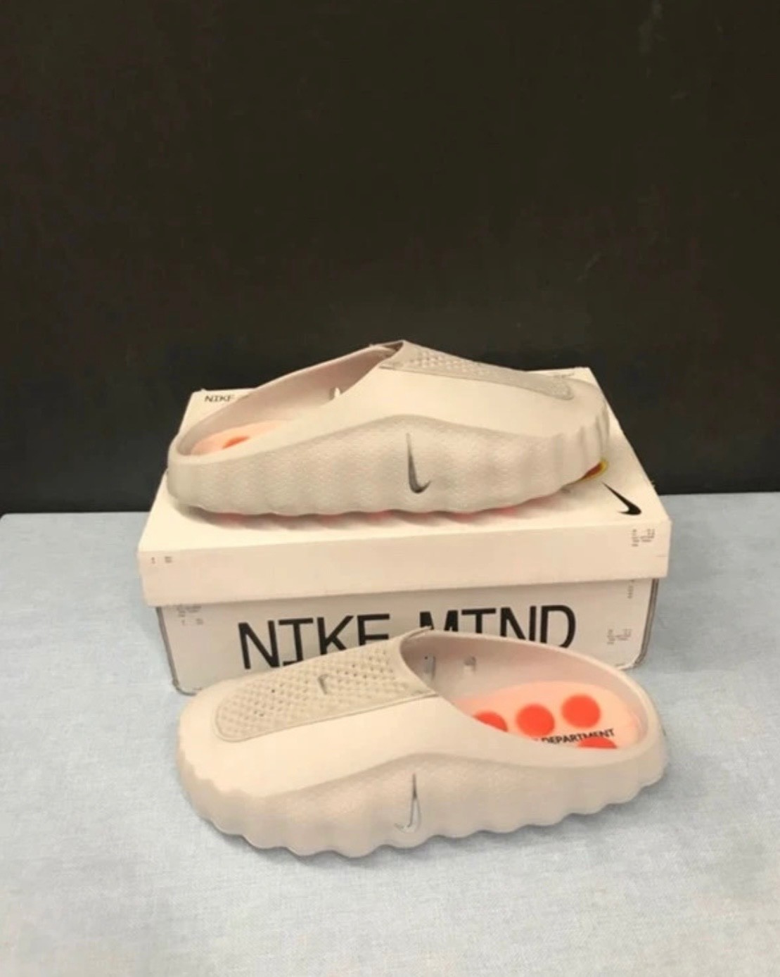 Nike Mind 001