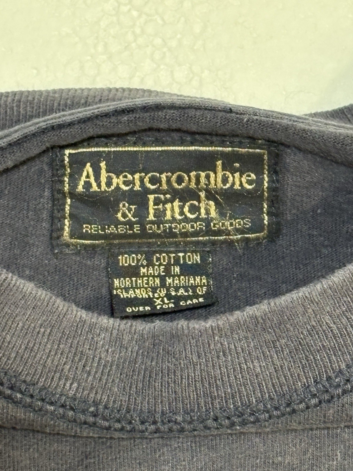 Abercrombie & Fitch Logo Men’s XL Navy Yellow Long Sleeve T-Shirt