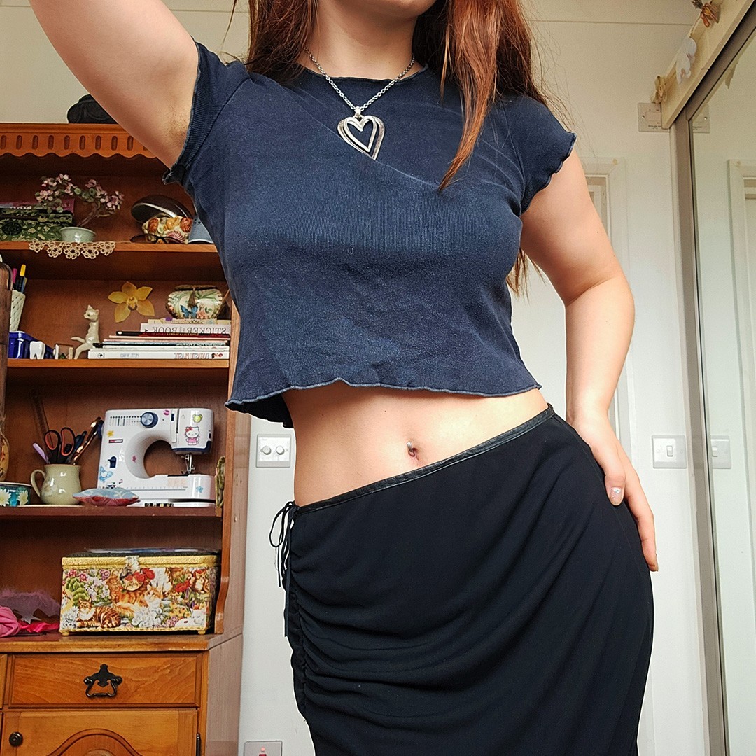 Brandy Melville Black Cropped Baby Tee Lettuce Hem Short Sleeve XS S Y2K Cotton