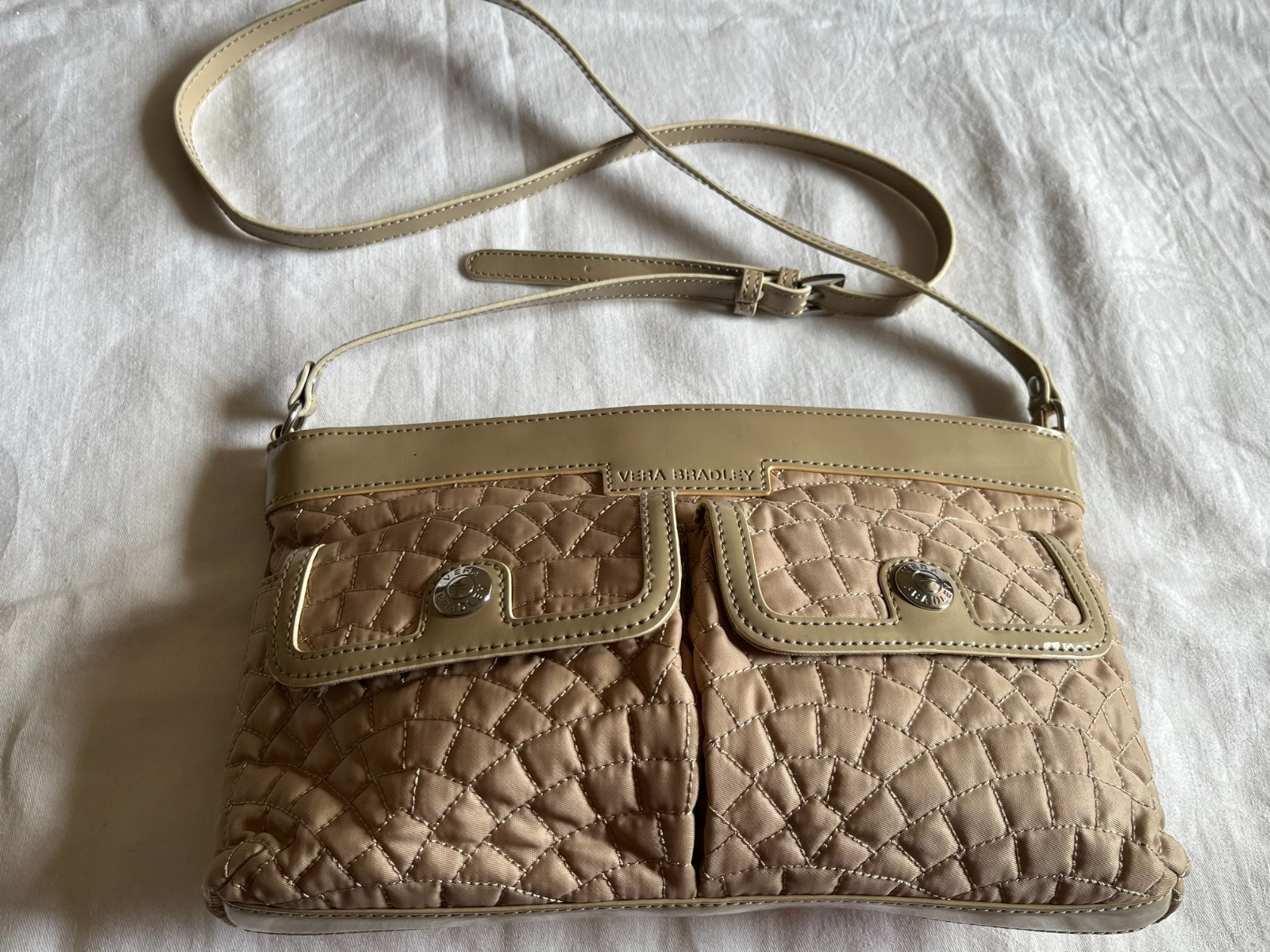 Vera Bradley Quilted Lt Tan Quilted Poly Crossbody Purse Patent Straps Accents