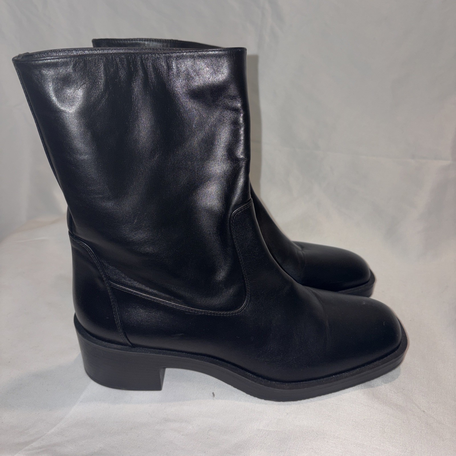 Stuart Weitzman Women’s Kaia Bootie Black Smooth Calf Size 10.5M $650