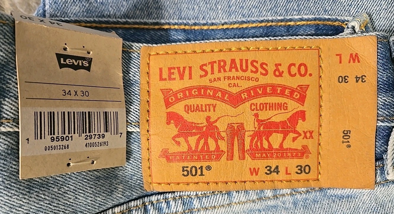 Levi’s 501 Jeans Button Fly 30 32 33 34 36 38 Straight Leg Destructed Knees Mens