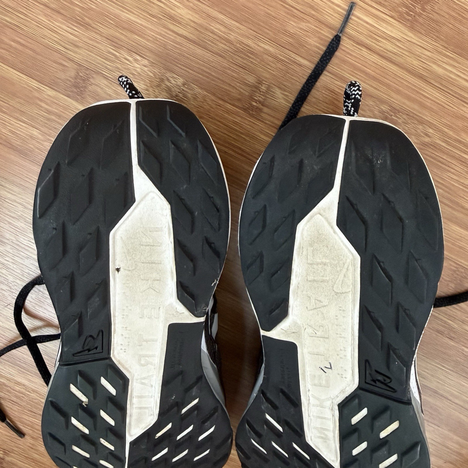Nike ReactX Pegasus Trail 5 Men 9 Black White Running Shoes DV3864-001