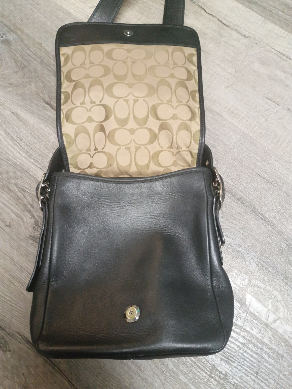 Vintage Coach Legacy Studio Flap Medium Crossbody Bag Black Leather H9Z 9145