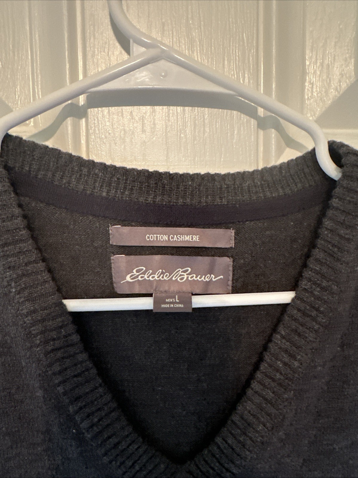 Eddie Bauer V Neck Sweater Vest Men’s Large Black Cotton Cashmere Pullover