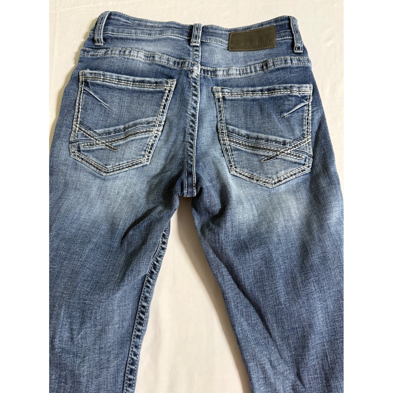 BKE Alec Straight Leg Jeans Womens 28×32 Medium Wash Distressed Contrast Stitch
