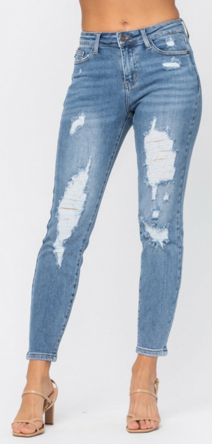 Judy Blue Jeans – Destroyed Relaxed Fit