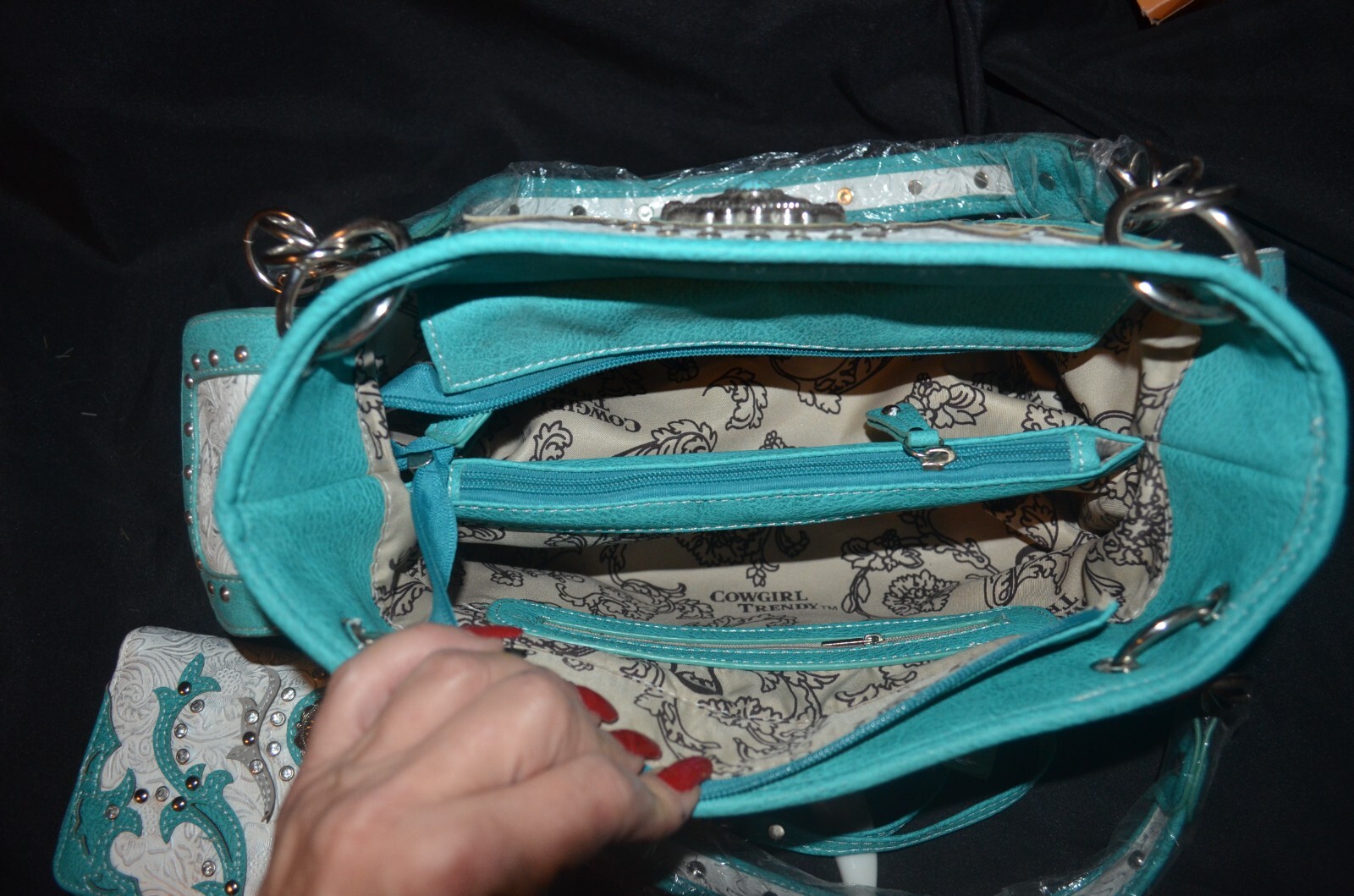 Cowgirl Trendy Purse & Wallet Gun Conceal Purse New Turquoise and White
