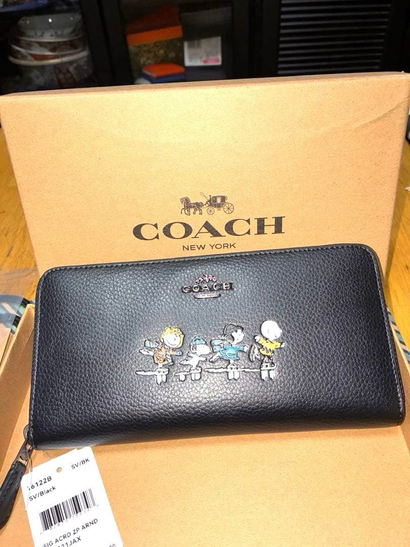 New and Unused COACH Disney Collaboration Snoopy Long Wallet Black