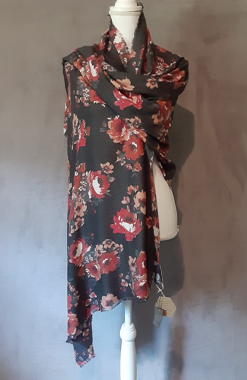 NWT Vince Camuto Large Floral Wrap Scarf 32″ x 76″ – Fall Colors V3822407