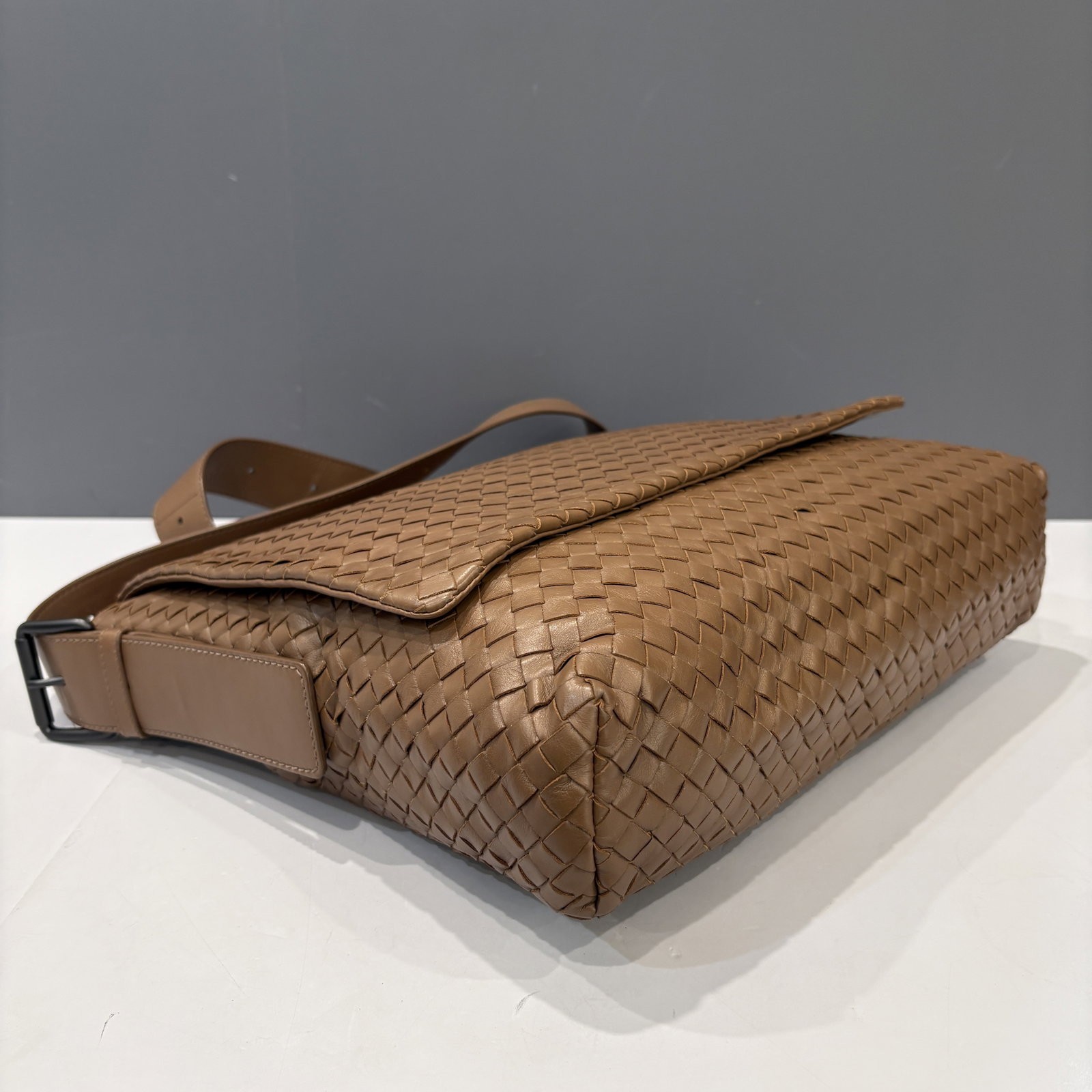 Bottega Veneta Messenger Brown Lambskin Intrecciato Nappa (ac031926b7)