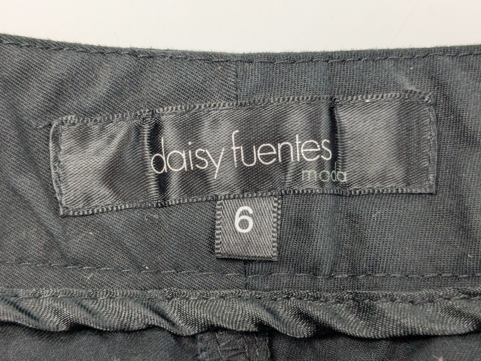 Daisy Fuentes Moda Capri Pant Womens 6 Black Onyx Cuffed Dress Business Casual