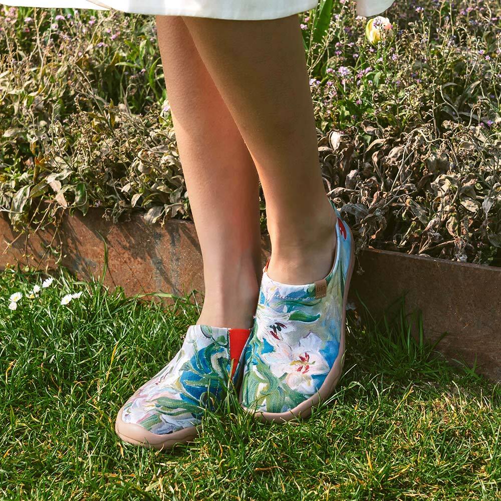 Women Size 5-12 UIN Slip On Shoes Canvas Comfortable Loafers “Yawning Lily”