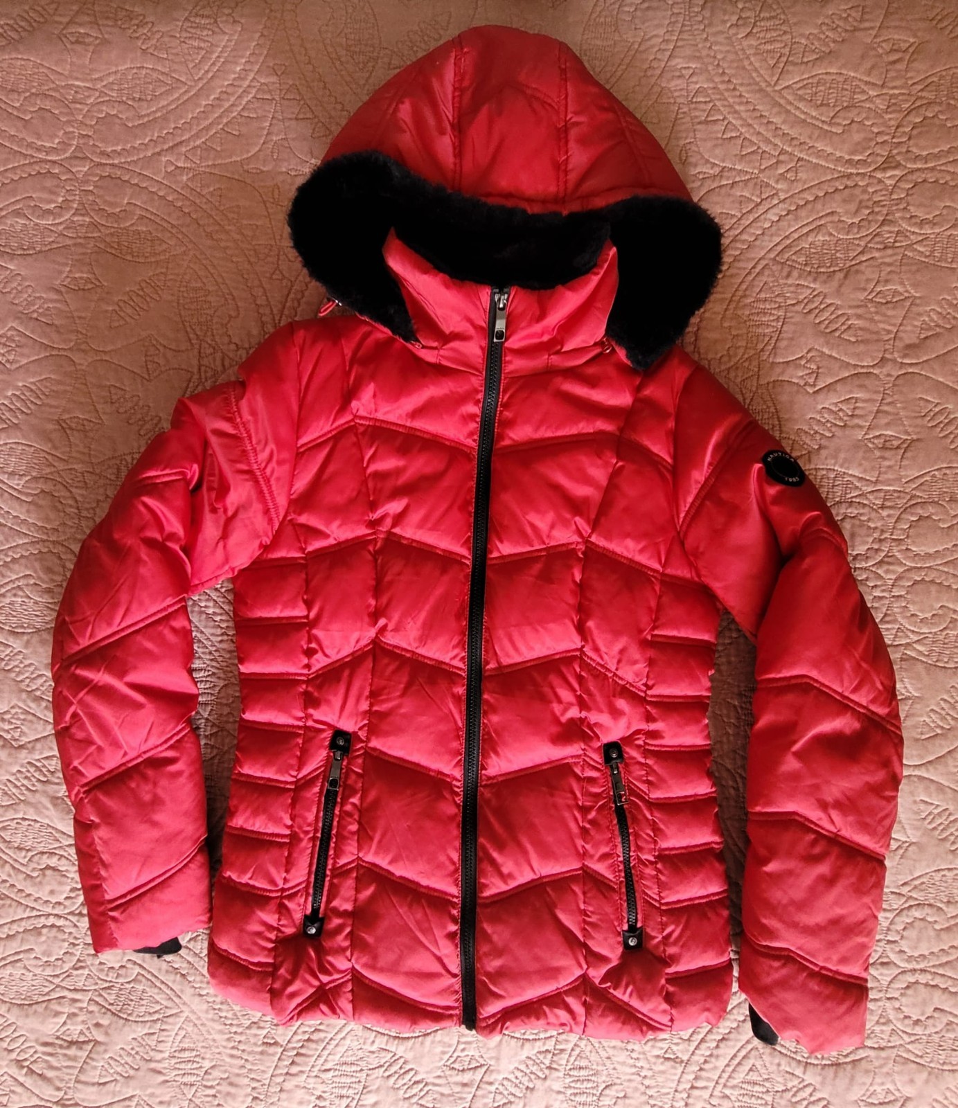 NAUTICA WOMEN’S RED QUILTED PUFFER JACKET – HOODED WITH FAUX FUR TRIM – SMALL