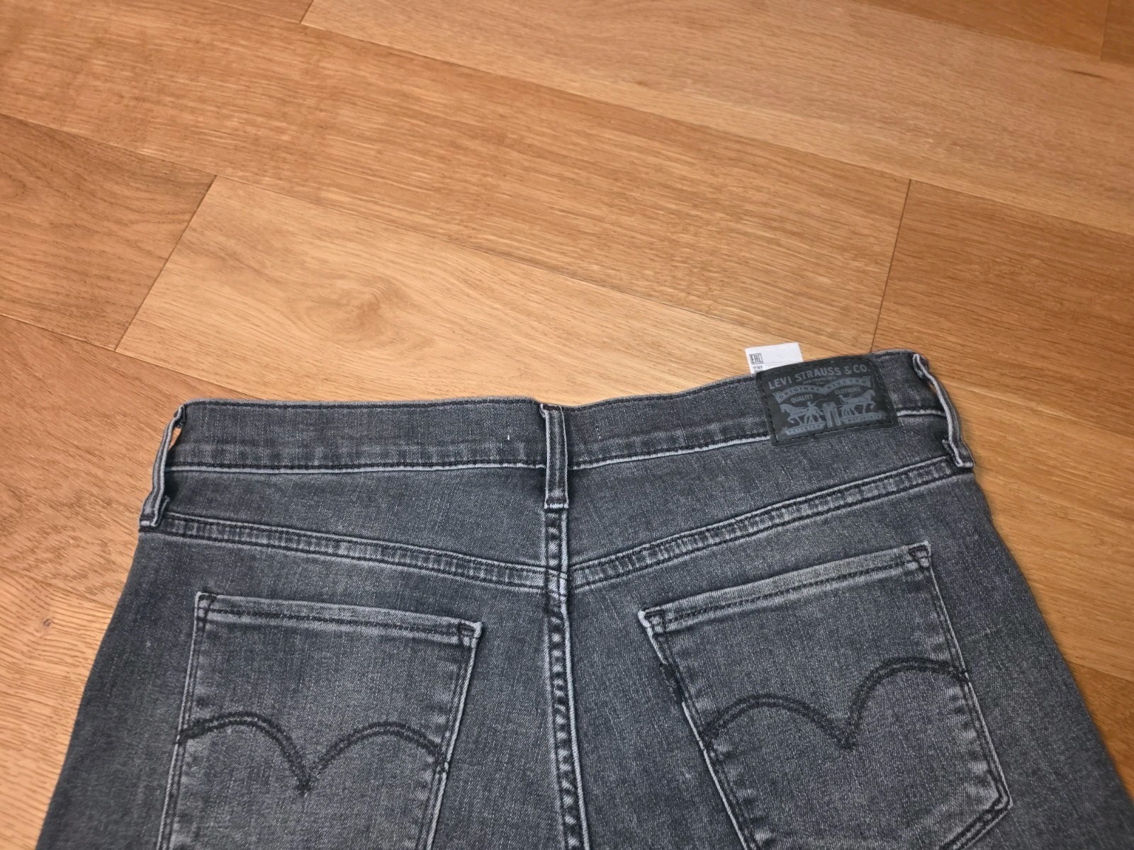 Levis 314 Shaping Straight Sz 31 Weathered Black Stretch Denim Jeans Women’s